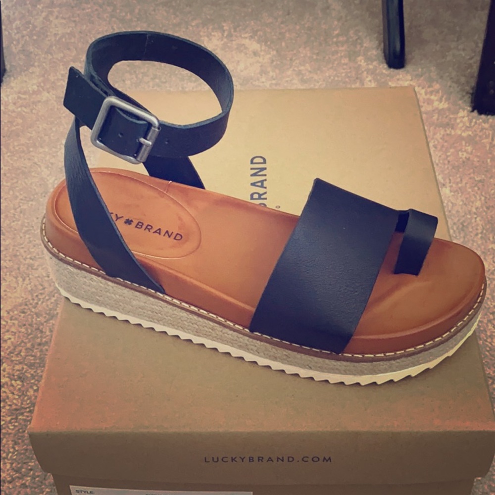 Lucky brand black saddle leather Sandal
